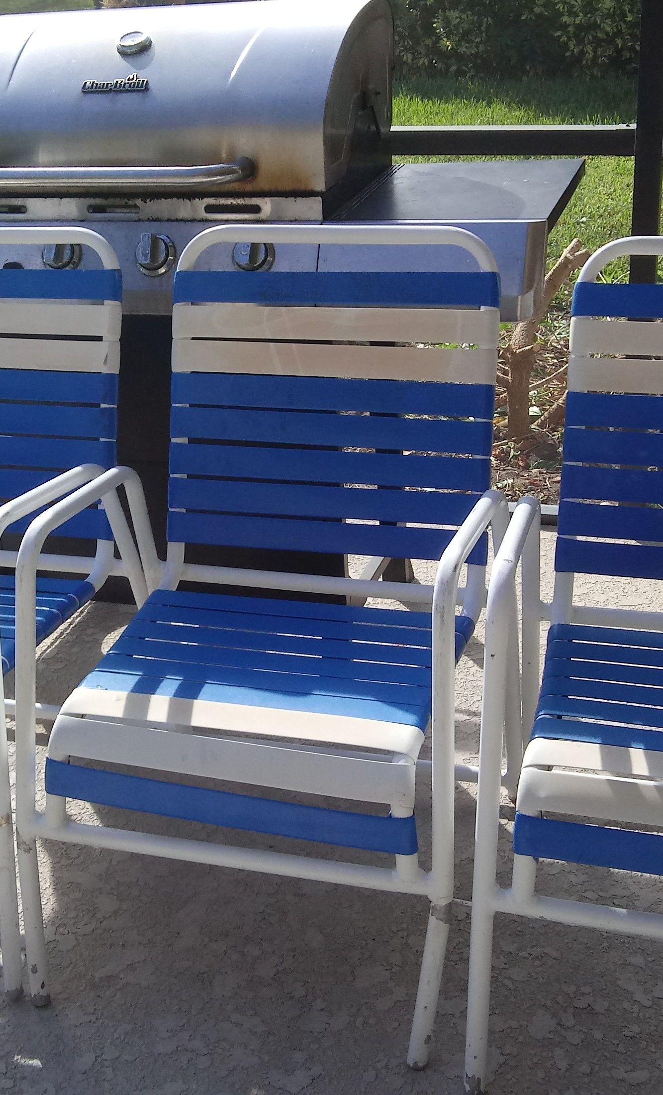 4 free pool chairs