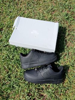Black nike af1 size 8.5