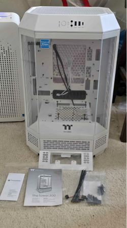 Thermaltake tower 300 white