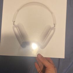 Black/white/green Generation 2 AirPods Maxes 