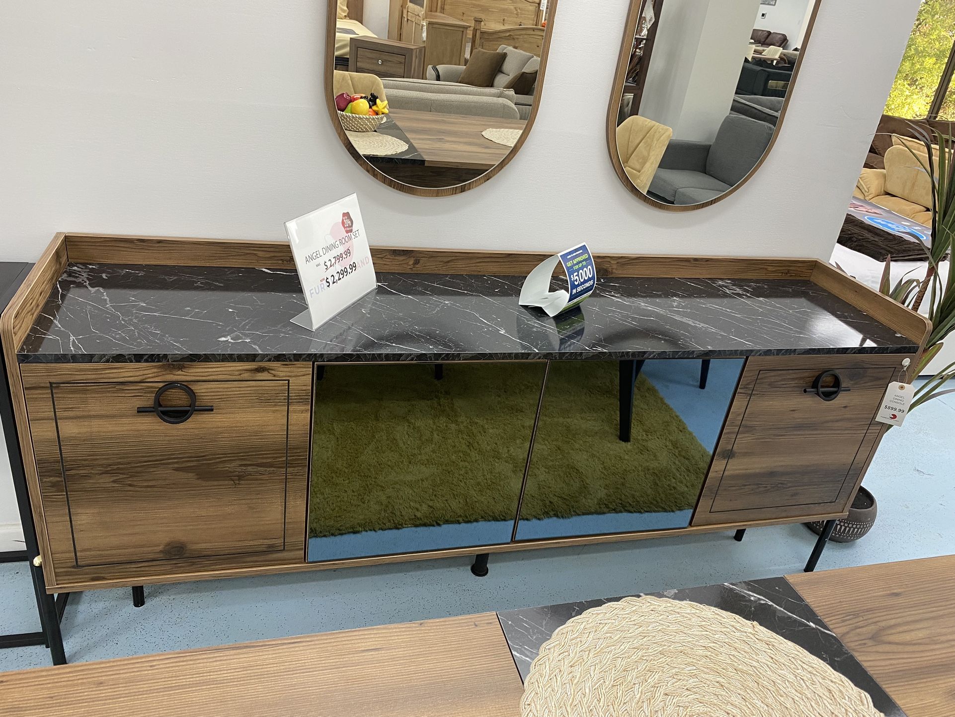 Angel Dining Console