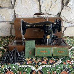1949 Singer Model 15-91 Sewing Machine With Case