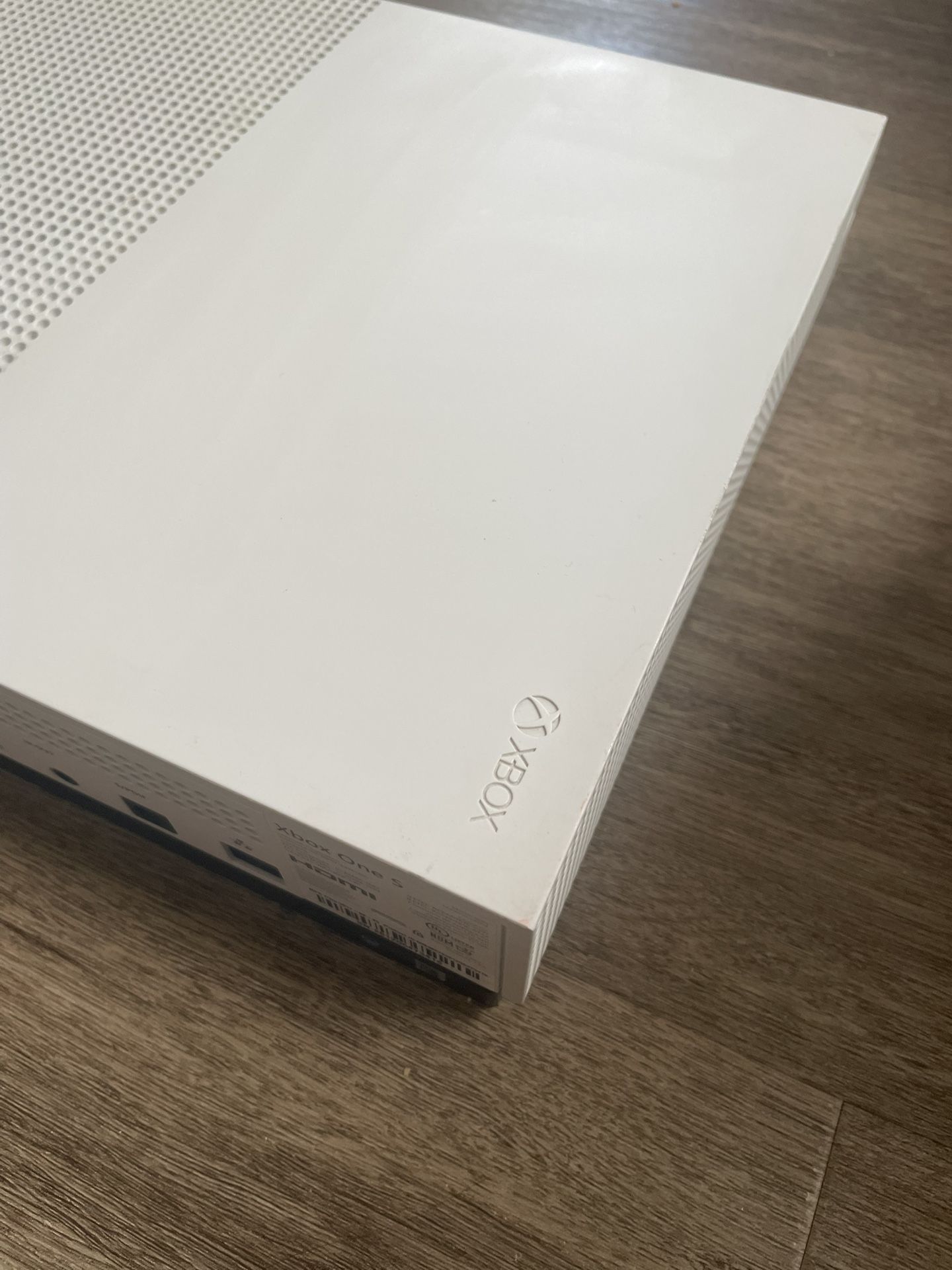 Microsoft Xbox One S Model 1681 500GB Console Only - White
