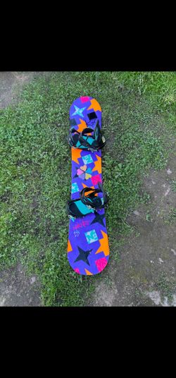 143cm Snowboard And Bindings 