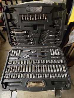 Amazon Basics Mechanic's Socket Tool Set