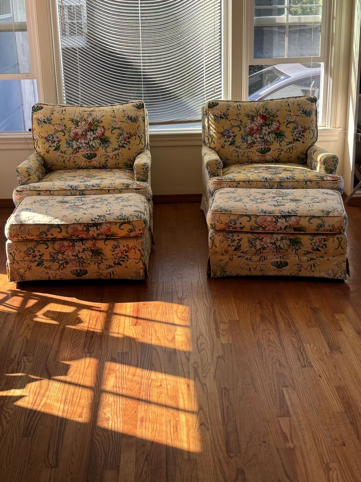 Chairs With Ottomans