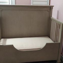 Simmons Baby Crib / Bed 