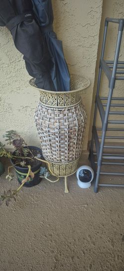 Tall Woven Wicker & Metal Floor Vase / Umbrella Stand / Patio Planter
