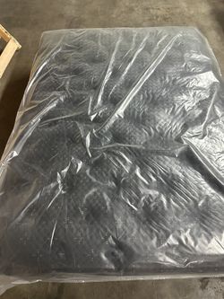 Beautyrest Black Series 4 Hybrid Queen