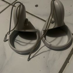 Quest 2 Controllers