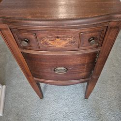 Bedside/endtable