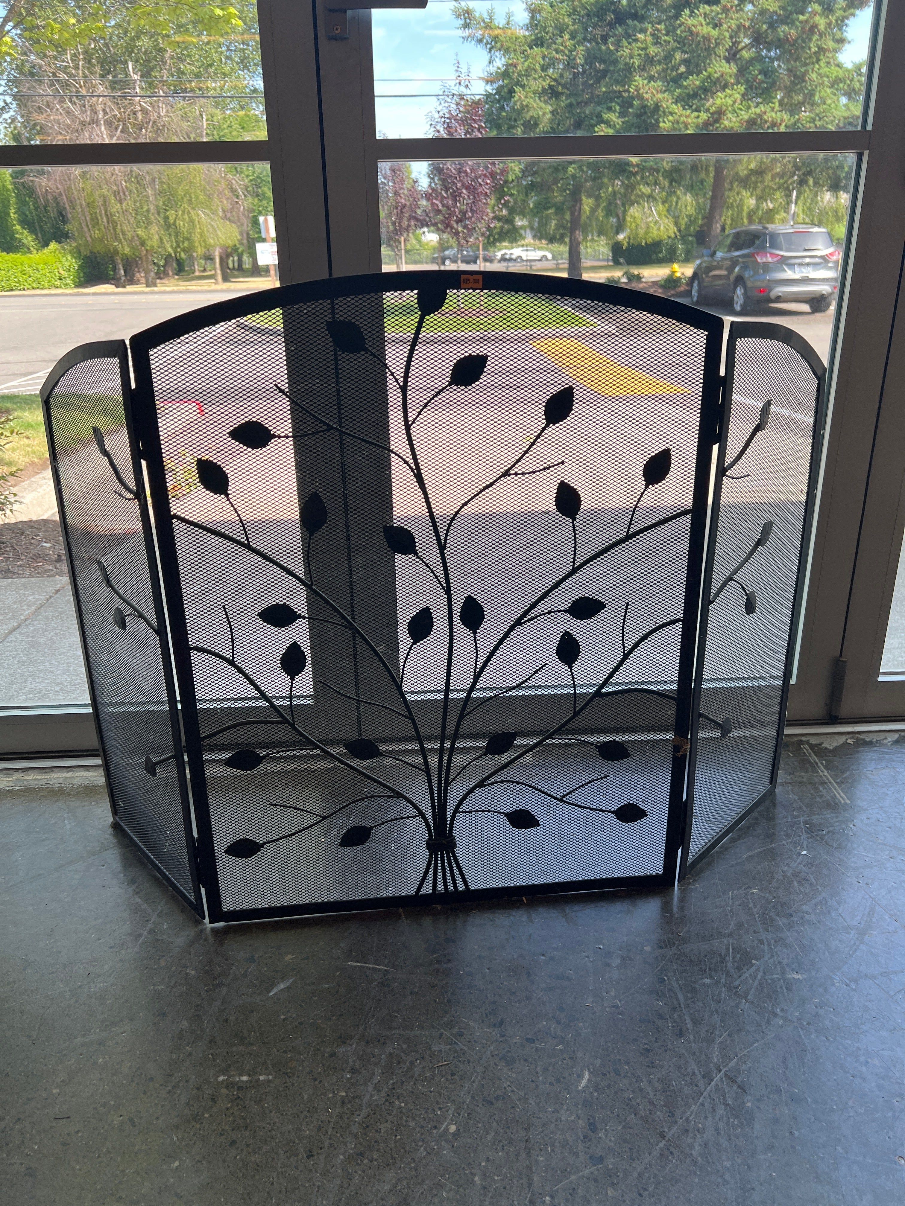 Decorative Black Metal Fireplace Screen