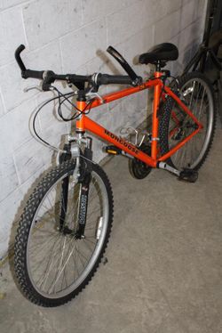 Mongoose S2000 Sports Bike (orange)