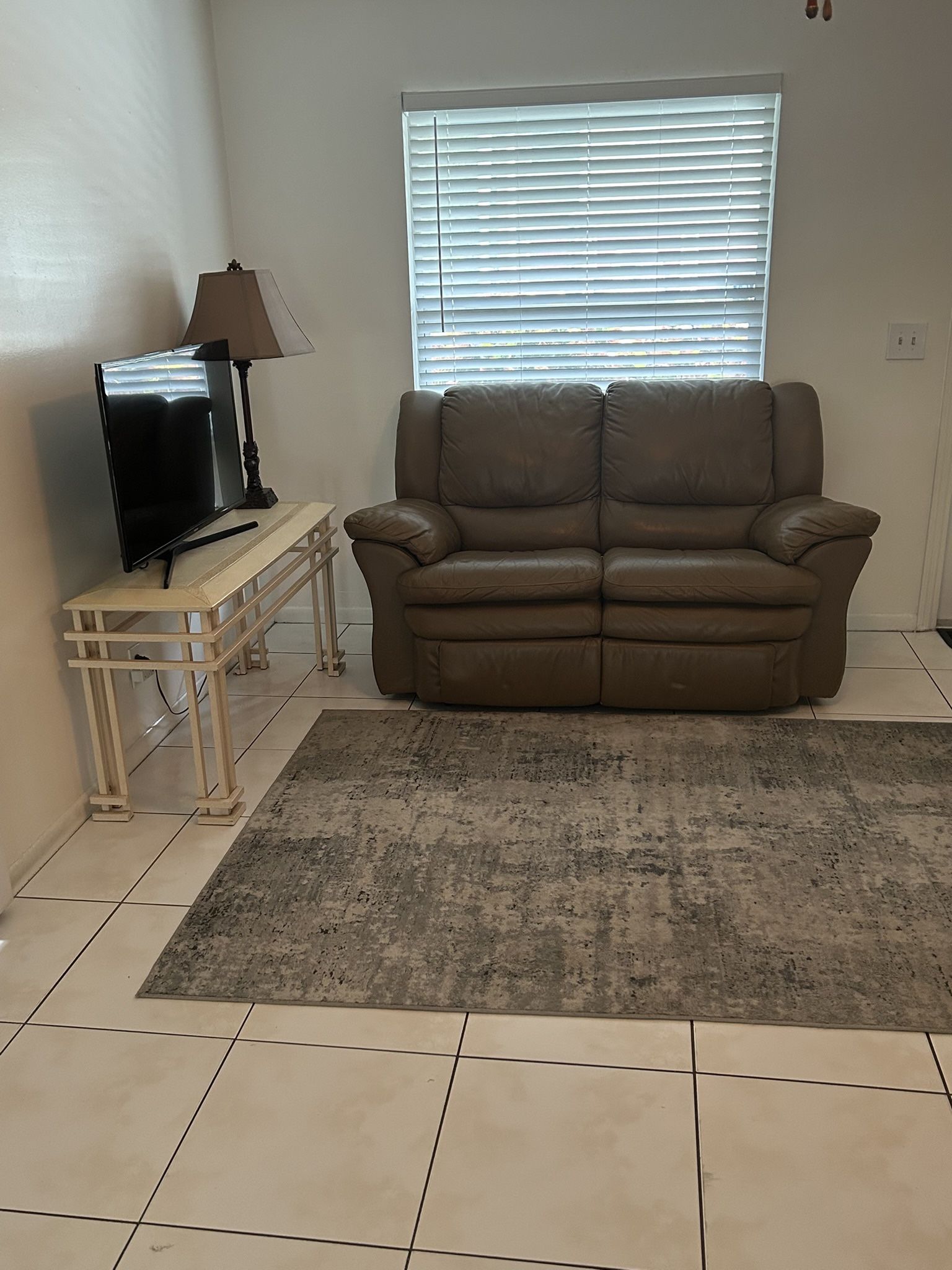 Love Seat Recyliner
