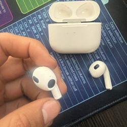Apple AirPods