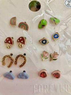 1 Pack  of 8 Earrings Together $8 🌿🌷🌿 1 Pair of. smiley Face 😊 Hoop Earrings $5   New Jewelry , Come Visit  for more  Jewelry 