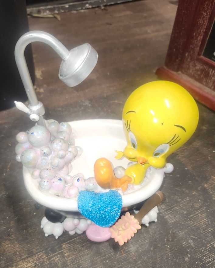 RARE WARNER BROTHERES MUSICAL TWEETY BIRD BUBBLE BATH WATER LOONEY TOONE