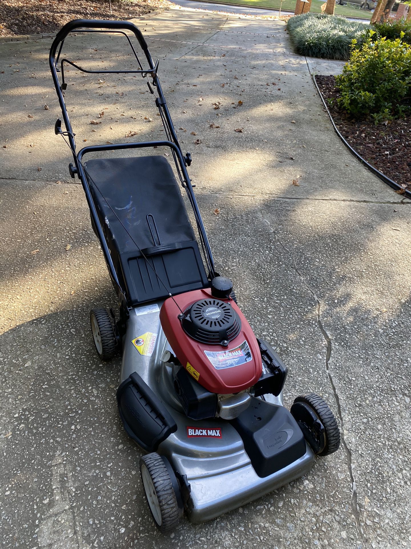 Blackmax Honda lawn mower with self propelled.