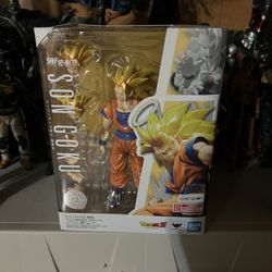 Super Saiyan 3 Goku S.H. Figuarts Action Figure