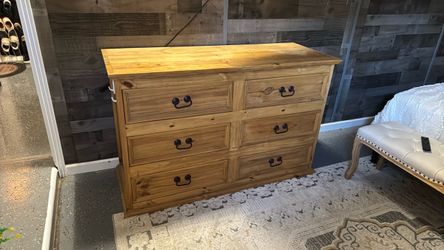 Excellent condition pine Dresser six drawers Excellent condition pine dresser six drawers