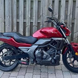 Honda CTX 700 (Best Offer)