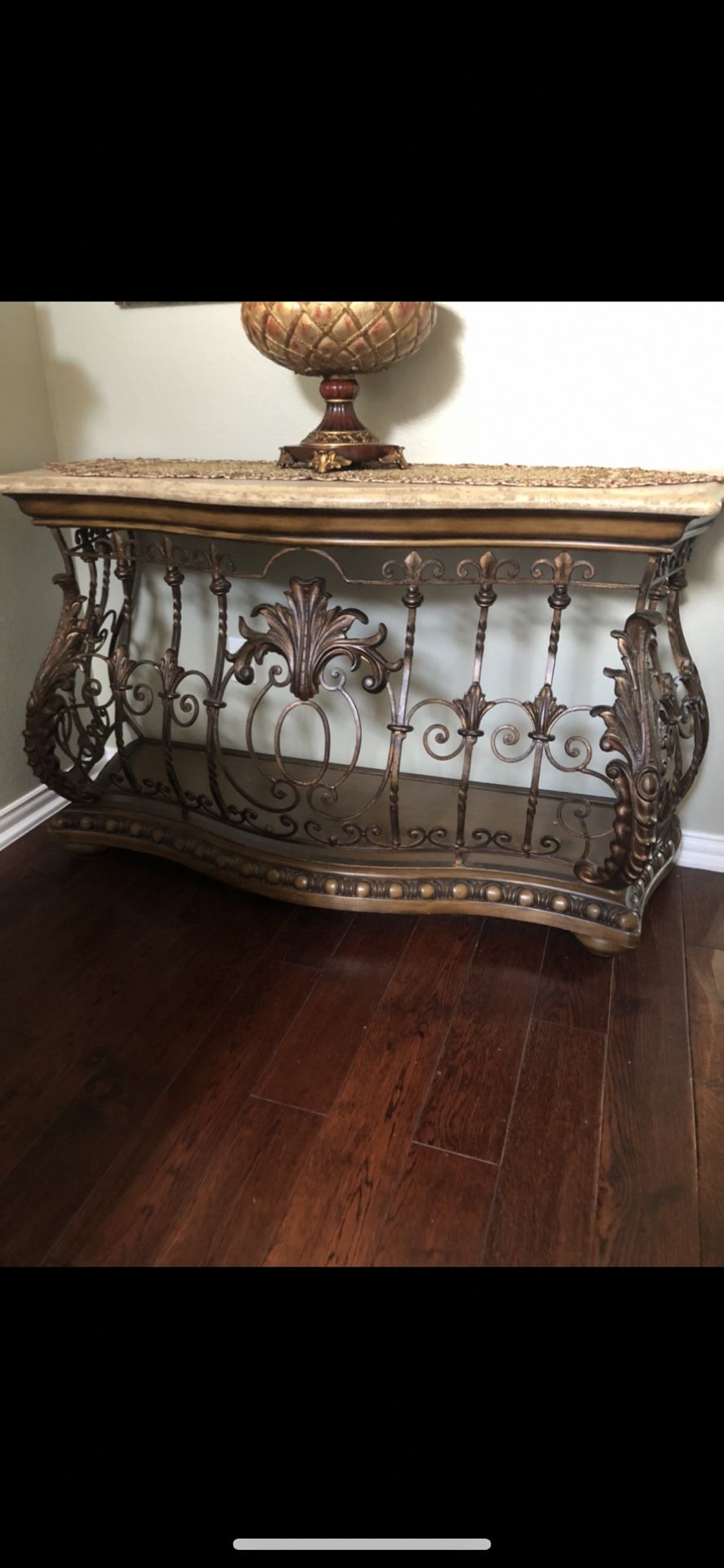 Pulaski Bombe Console Table