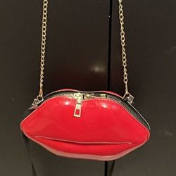 RED LIPS 💋 💄 👄 “Crossbody, Shoulder Bag or Clutch” PURSE 👛 