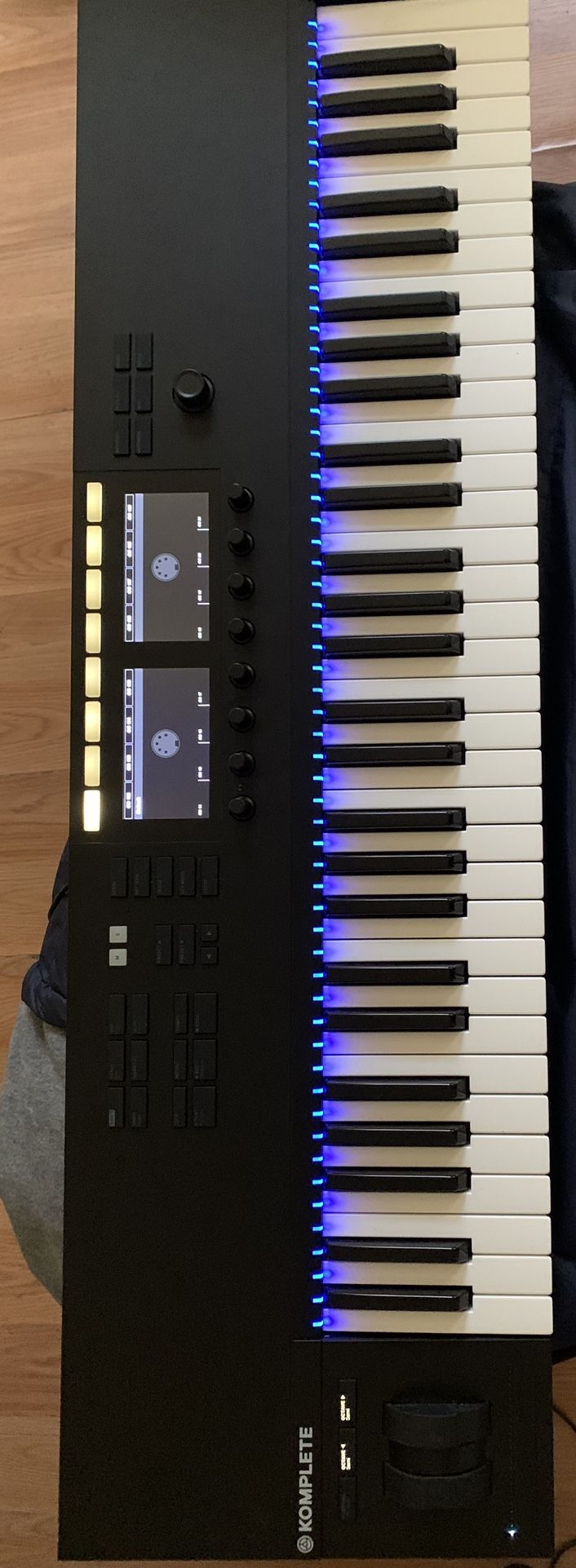 Komplete Control Mk 2 S61