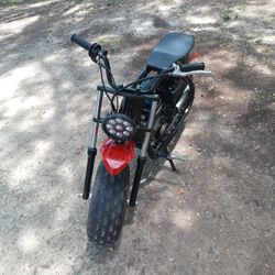 Coleman Mini Bike BT 200x 