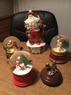 Assorted Christmas Music Boxes / Snow Globes