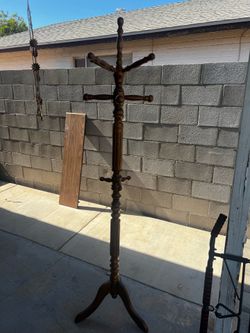 Wood coat rack