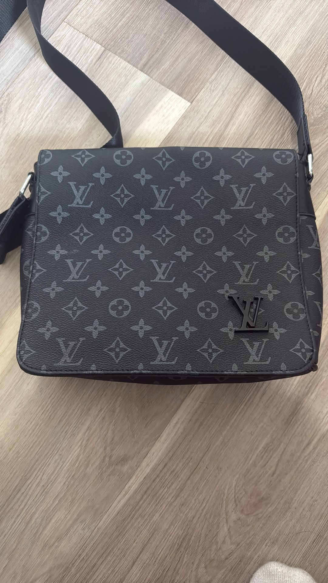 Lv Men Monogram Eclipse Shoulder Bag