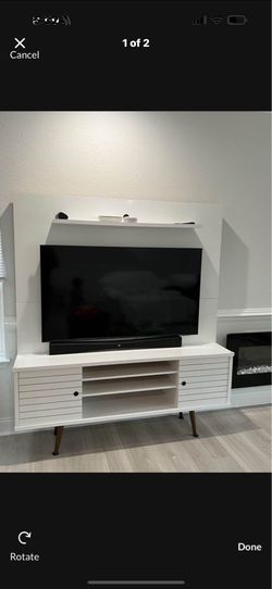 Entertainment center