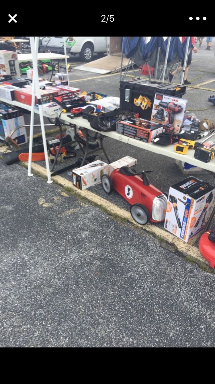 SUNDAY WILLOW GLEN FLEA MARKET SINKING SPRING
