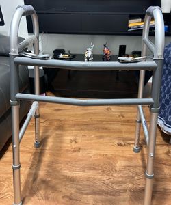 Deluxe folding walker |  Andador plegable de lujo