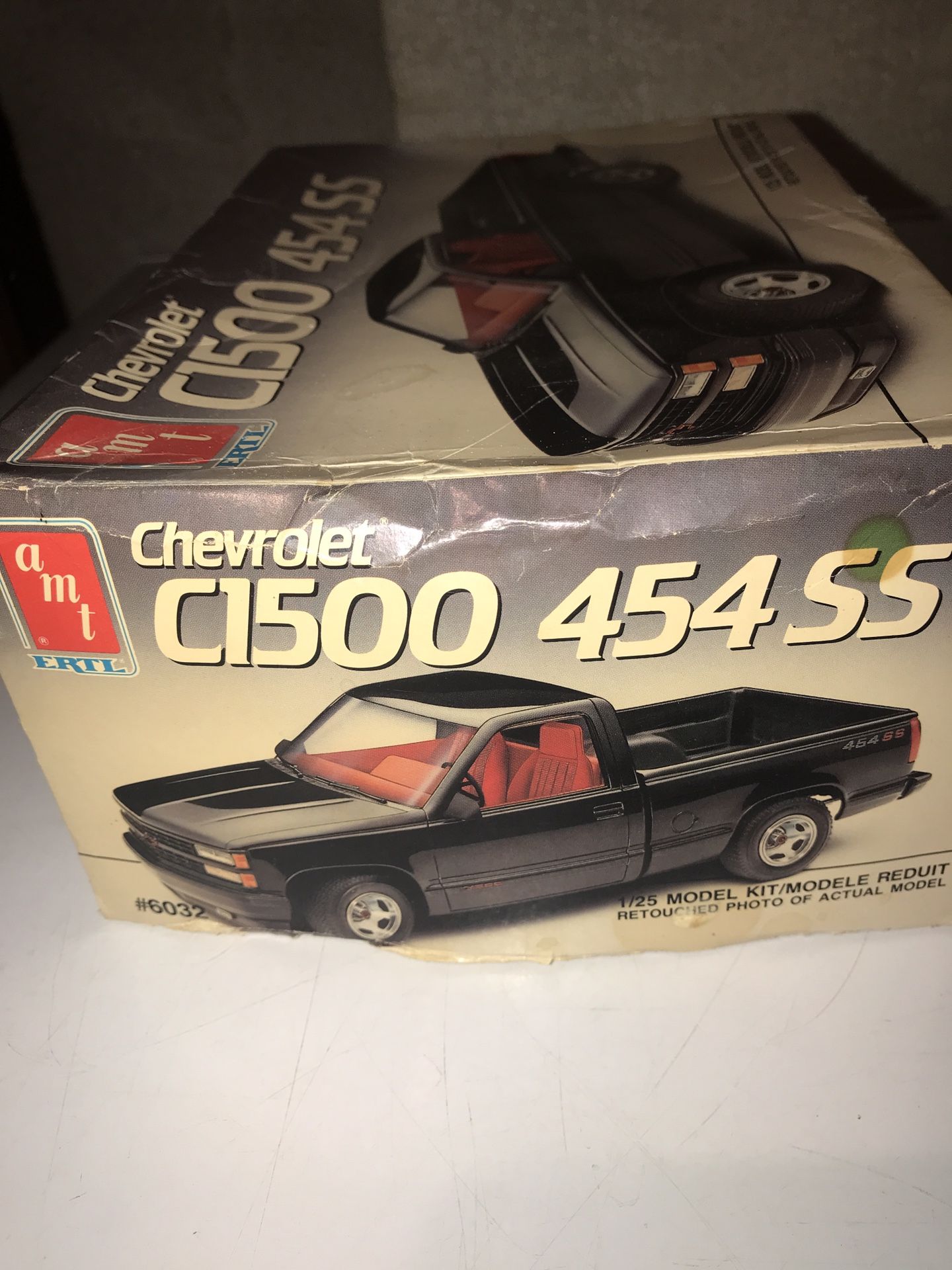AMT CHEVROLET C1500 454 SS. Plastic Model Kit. 1/25 Scale. New.