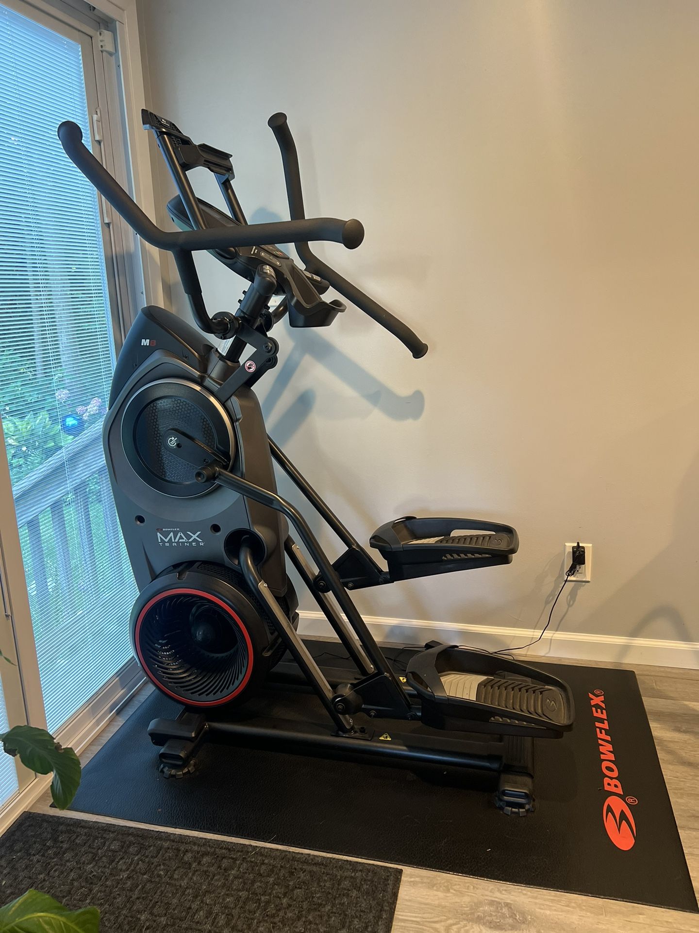 Bow Flex Max Trainer M8