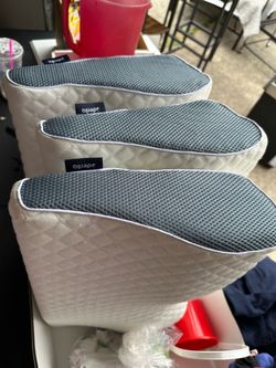 Derila Ergonomic pillows, set of 3
