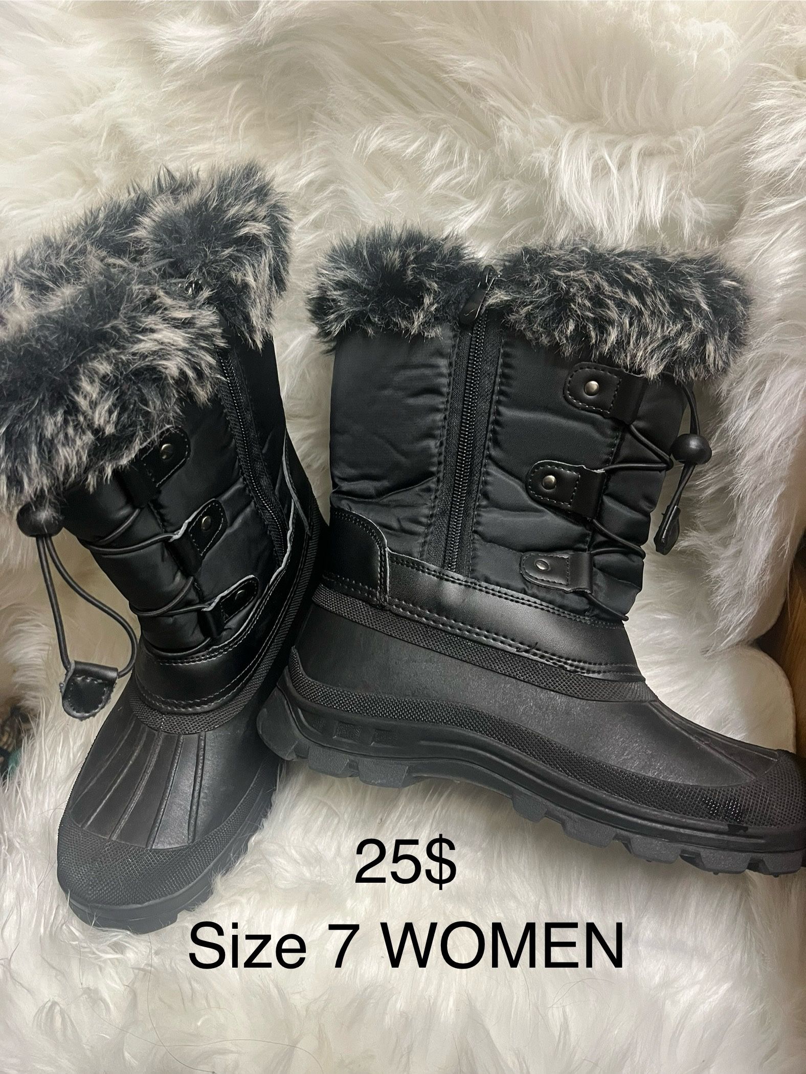 Size 7 WOMEN SNOW BOOTS 