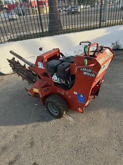 W/b Ditchwitch Trencher (Tires) 