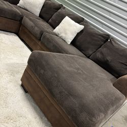 Good Starter Sectional sofa Couch (DELIVERY AVAILABLE)
