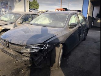 2013 Volkswagen Jetta For Parts