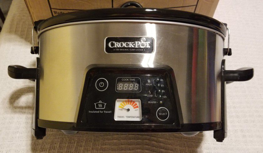 Crockpot cook and carry featuring heat saver stoneware