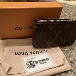 Louis Vuitton keychain Wallet for Sale in Santa Clarita, CA - OfferUp