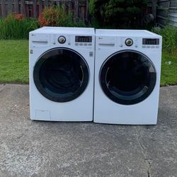 LG WASHER AND DRYER SET. 