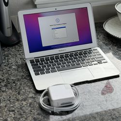 Apple MacBook Air i5 128GB SSD with Charger 