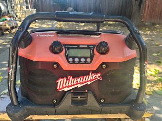 Milwaukee Jobsite Radio with Rockford Fosgate
