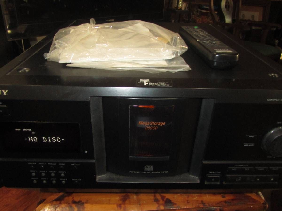 Sony CDP-CX235 200-Disc Mega Storage Player Changer (Discontinued by M