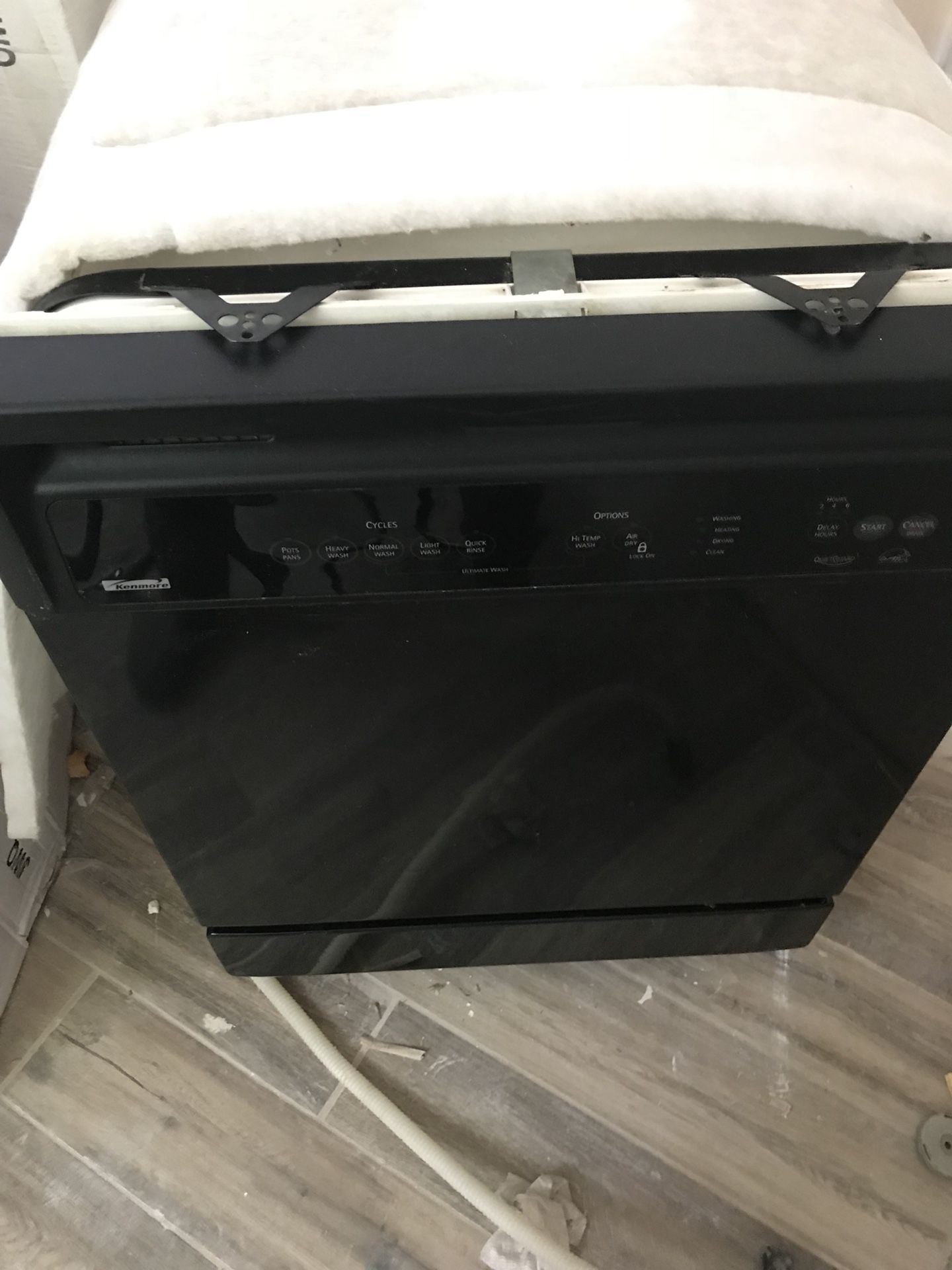 Kenmore 24" Built-In Dishwasher w/ PowerWave Spray Arm - Black color