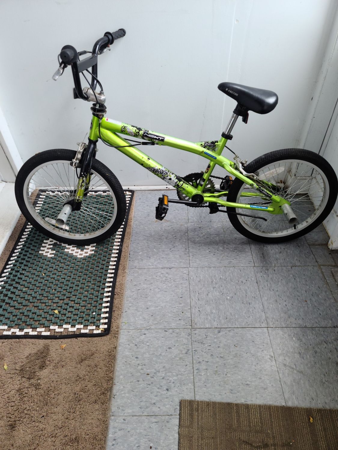 Boys 20in Next chaos bmx bike